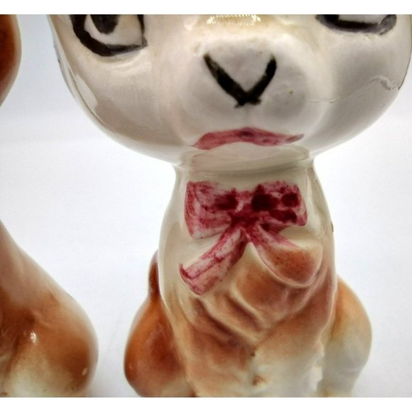 Salt and Pepper Shakers Pretty Cat with Ribbon Vintage Japan 4 Inch Porcelain - Picture 8 of 15